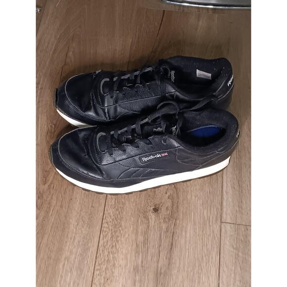 Reebok Other - Size 11 black Reebok classics